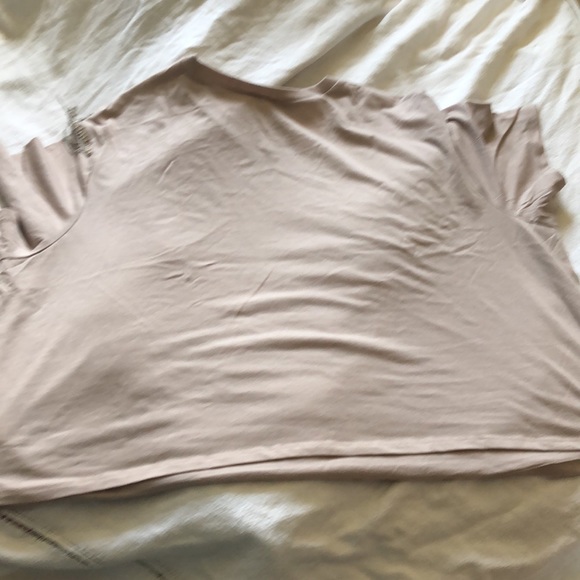 NWT! Vinyl Icons Kiss shirt! 💋 - Picture 5 of 6